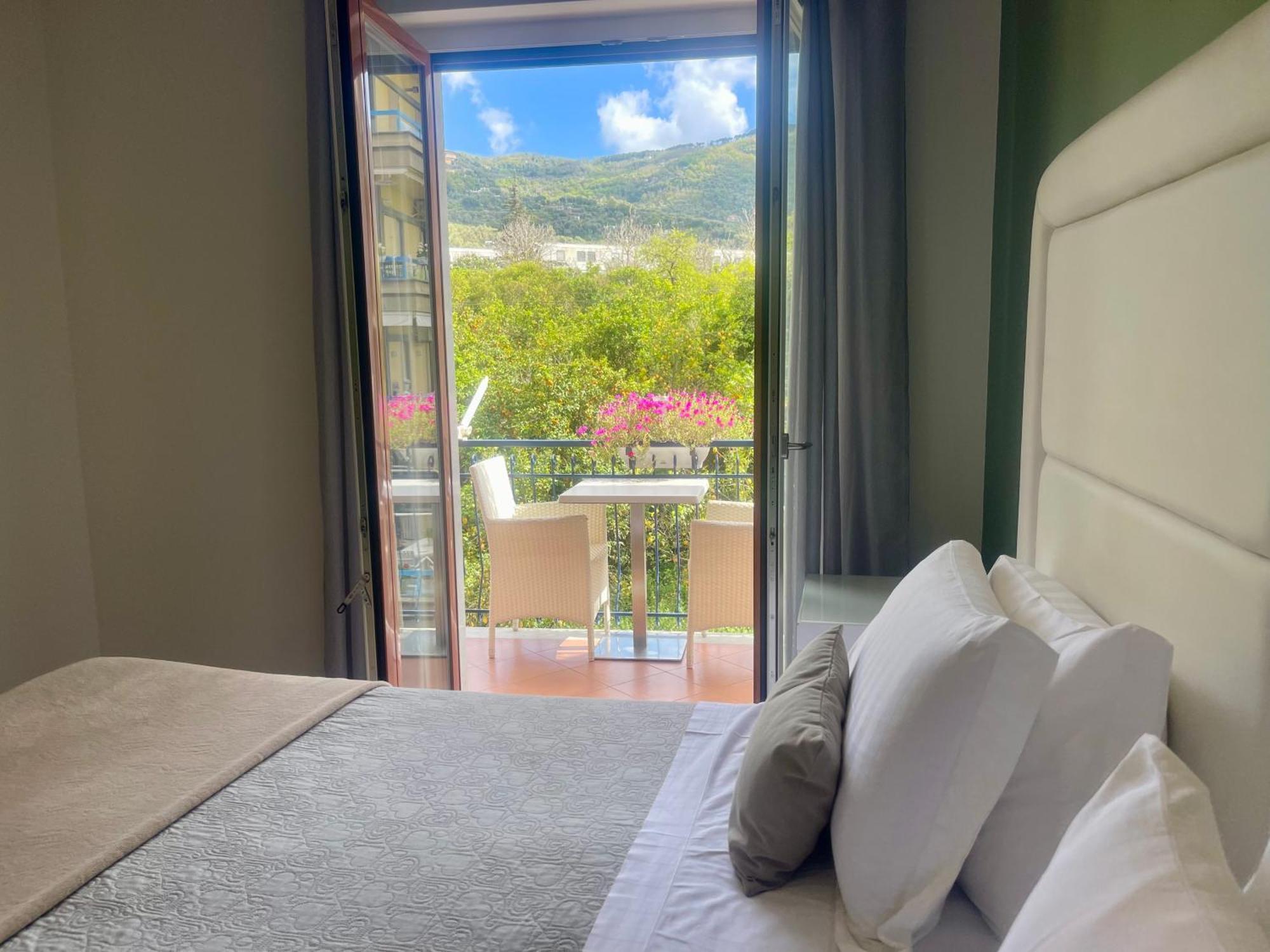 Bougainvillea Relais Sorrento Exteriör bild